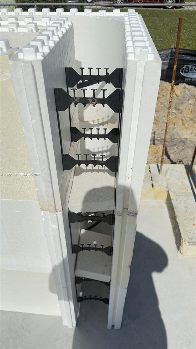 3433 Jeffcott Street Fort Myers, FL 33916 - Photo 3 of 41 a close view of dining table