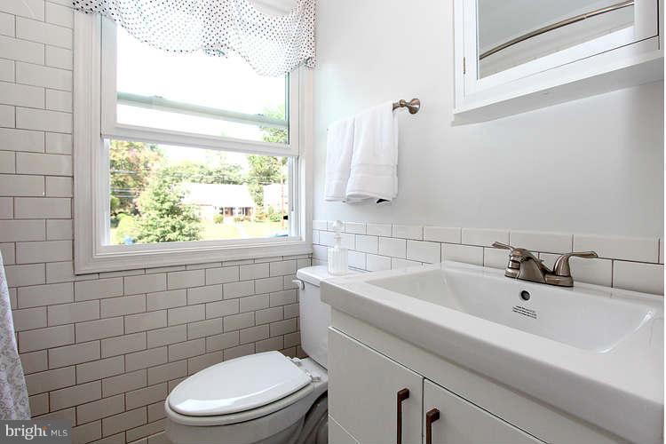 1612 Belvedere Boulevard Silver Spring, MD 20902 - Photo 18 of 24 Bath