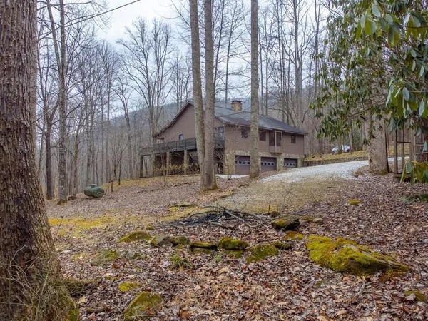 $847,900 | 1221 Sam Cove, Robbinsville, NC 28771