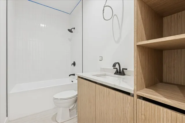 $875,000 | 1325 North Artesian Avenue, Unit 1, Chicago, IL 60622