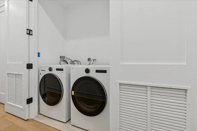 $875,000 | 1325 North Artesian Avenue, Unit 1, Chicago, IL 60622