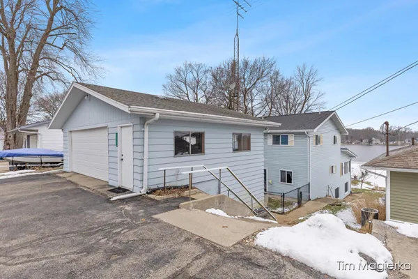 $699,999 | 12860 Merlau Avenue, Plainwell, MI 49080