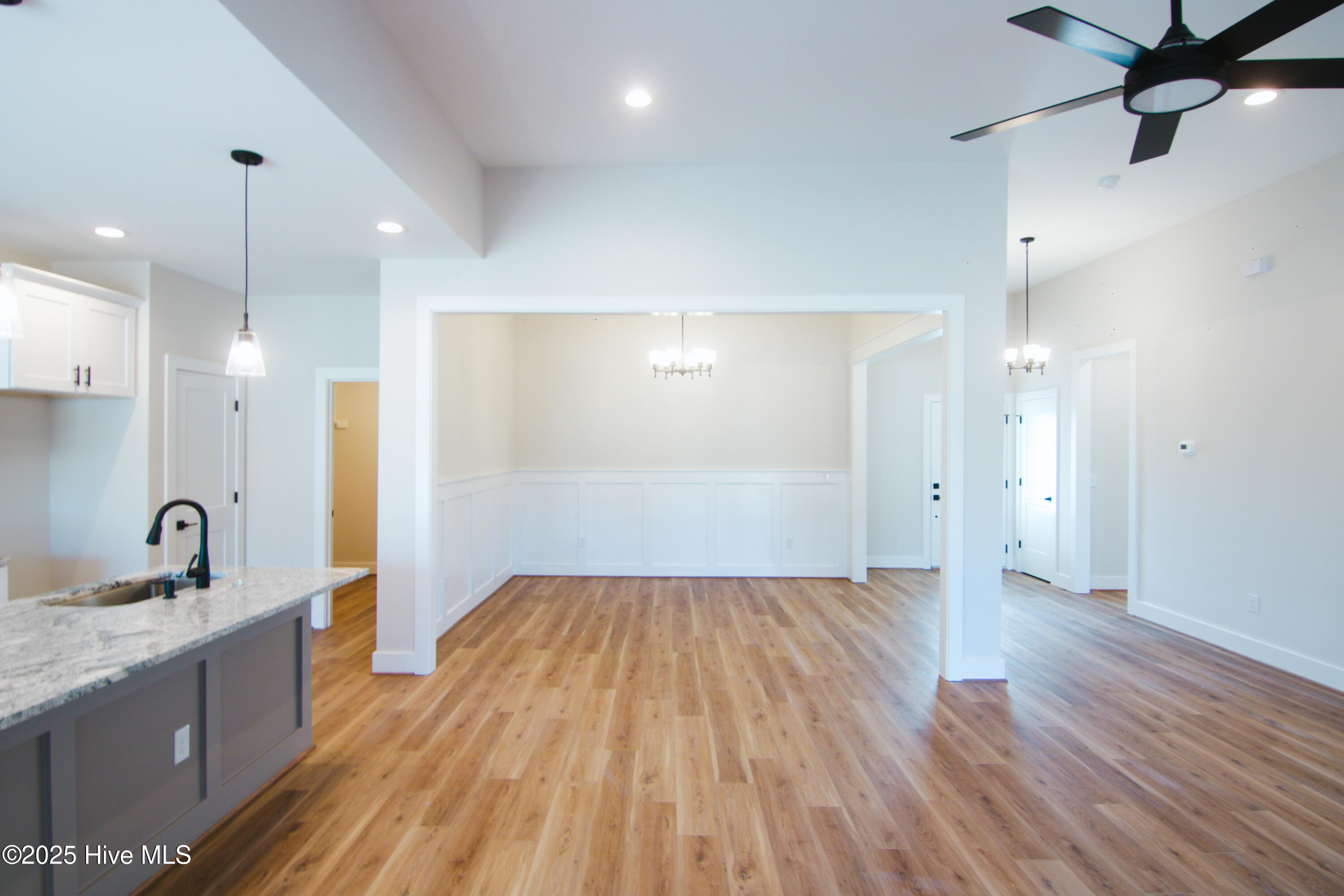 578 Forest Knolls Road Goldsboro, NC 27534 - Photo 3 of 22 Entry to Formal Dinning room