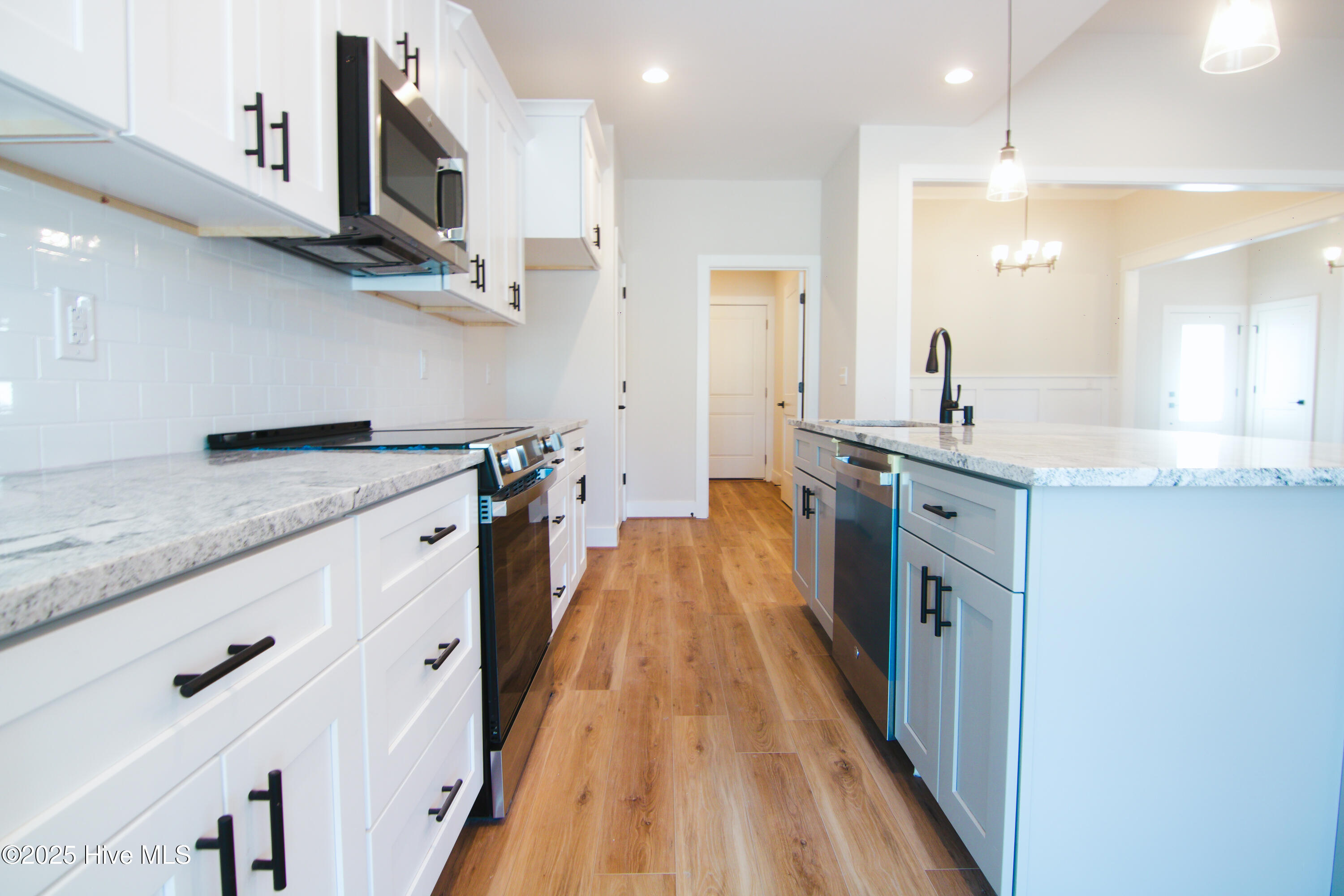 578 Forest Knolls Road Goldsboro, NC 27534 - Photo 7 of 22 Plywood Cabinets with soft closing door and drawers