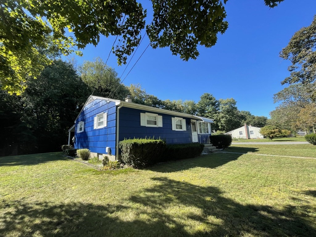 98 Wachusett Street Springfield, MA 01118 - Photo 3 of 36 Gallery Image 3