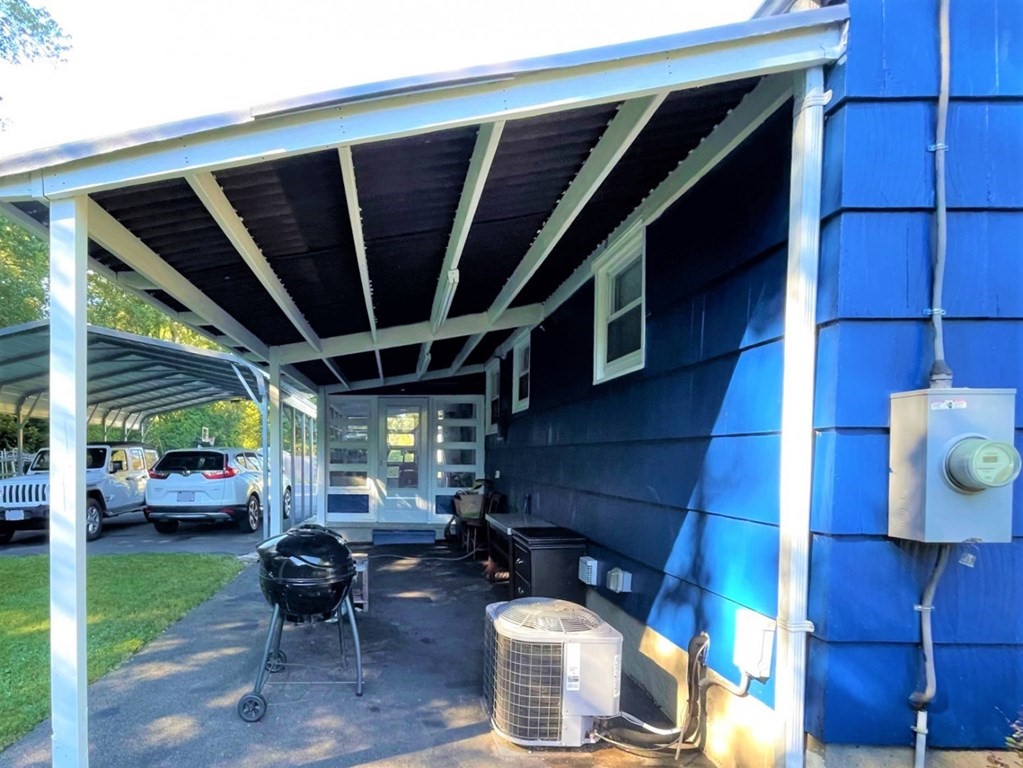 98 Wachusett Street Springfield, MA 01118 - Photo 8 of 36 Gallery Image 8