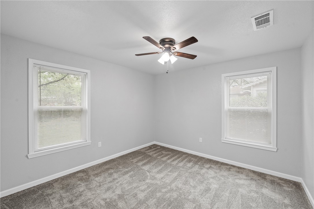 1225 Meadowbrook Street Waco, TX 76710 - Photo 14 of 20