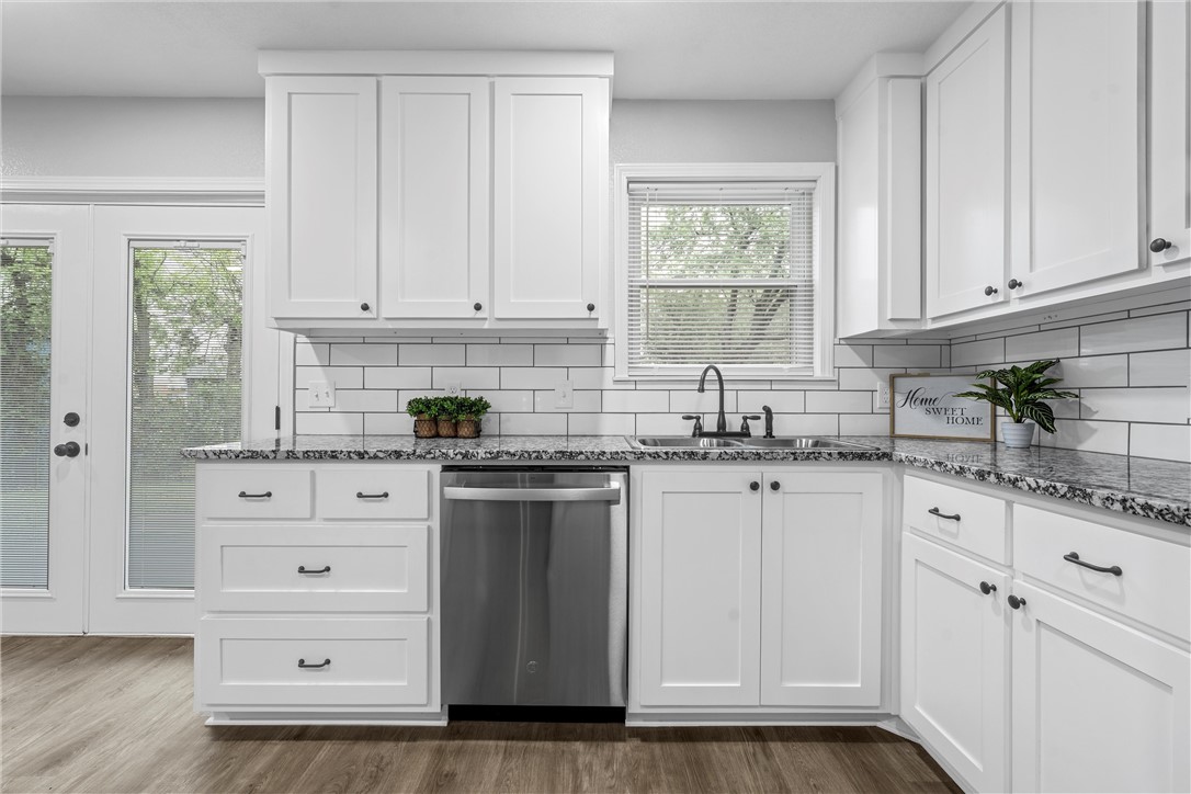 1225 Meadowbrook Street Waco, TX 76710 - Photo 8 of 20