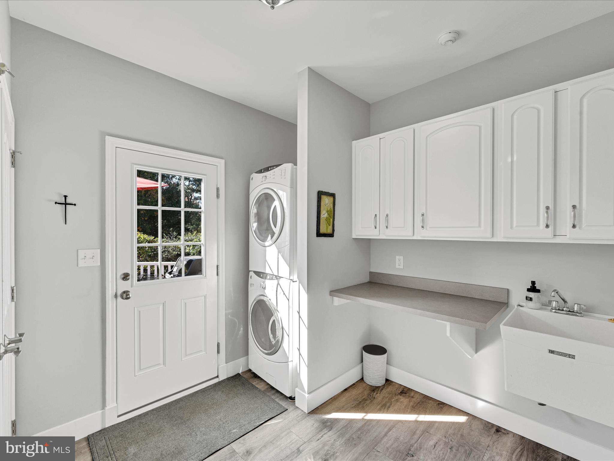 13 Field Lane Lititz, PA 17543 - Photo 17 of 45 Laundry Room