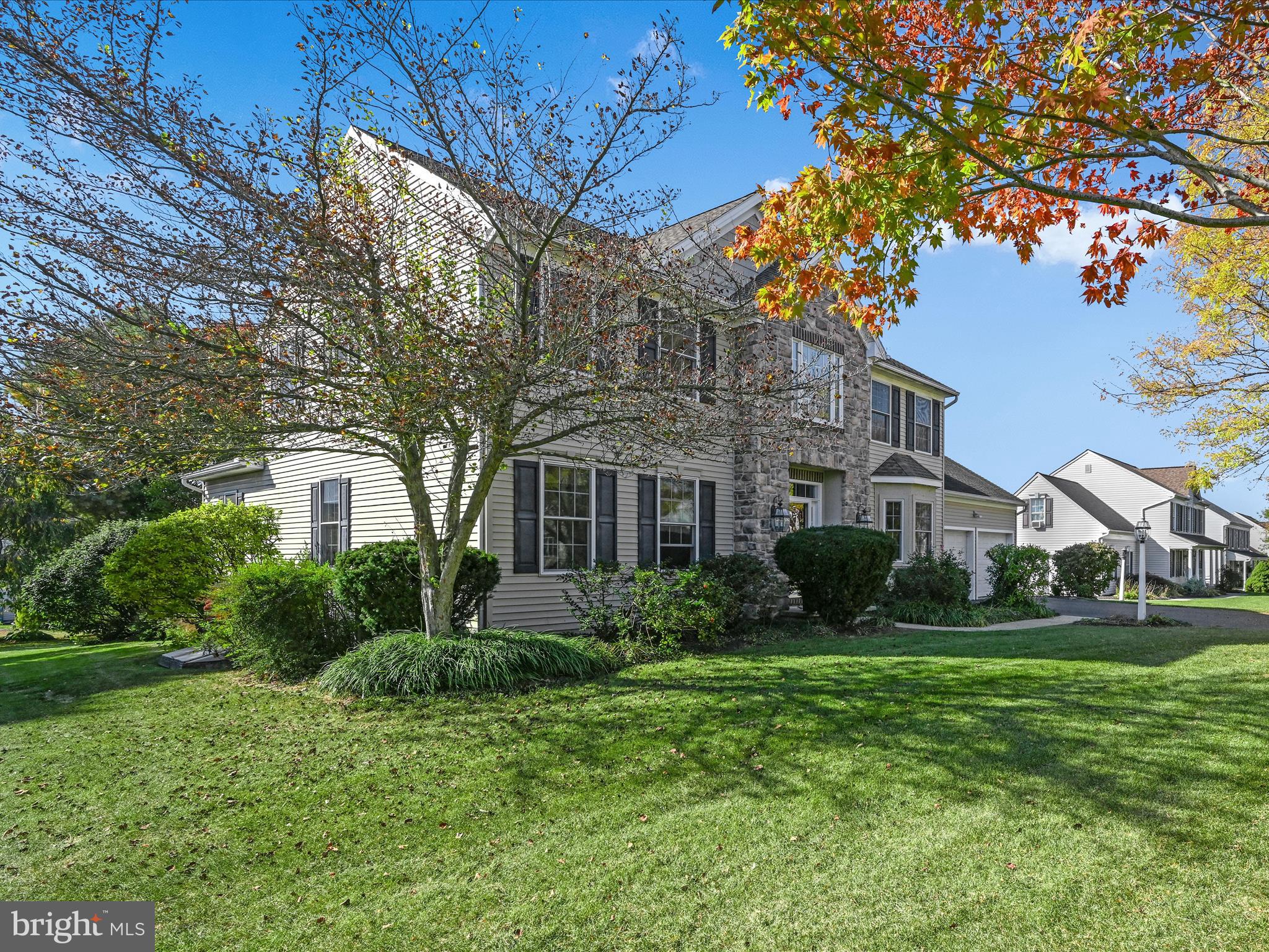 13 Field Lane Lititz, PA 17543 - Photo 2 of 45 Front