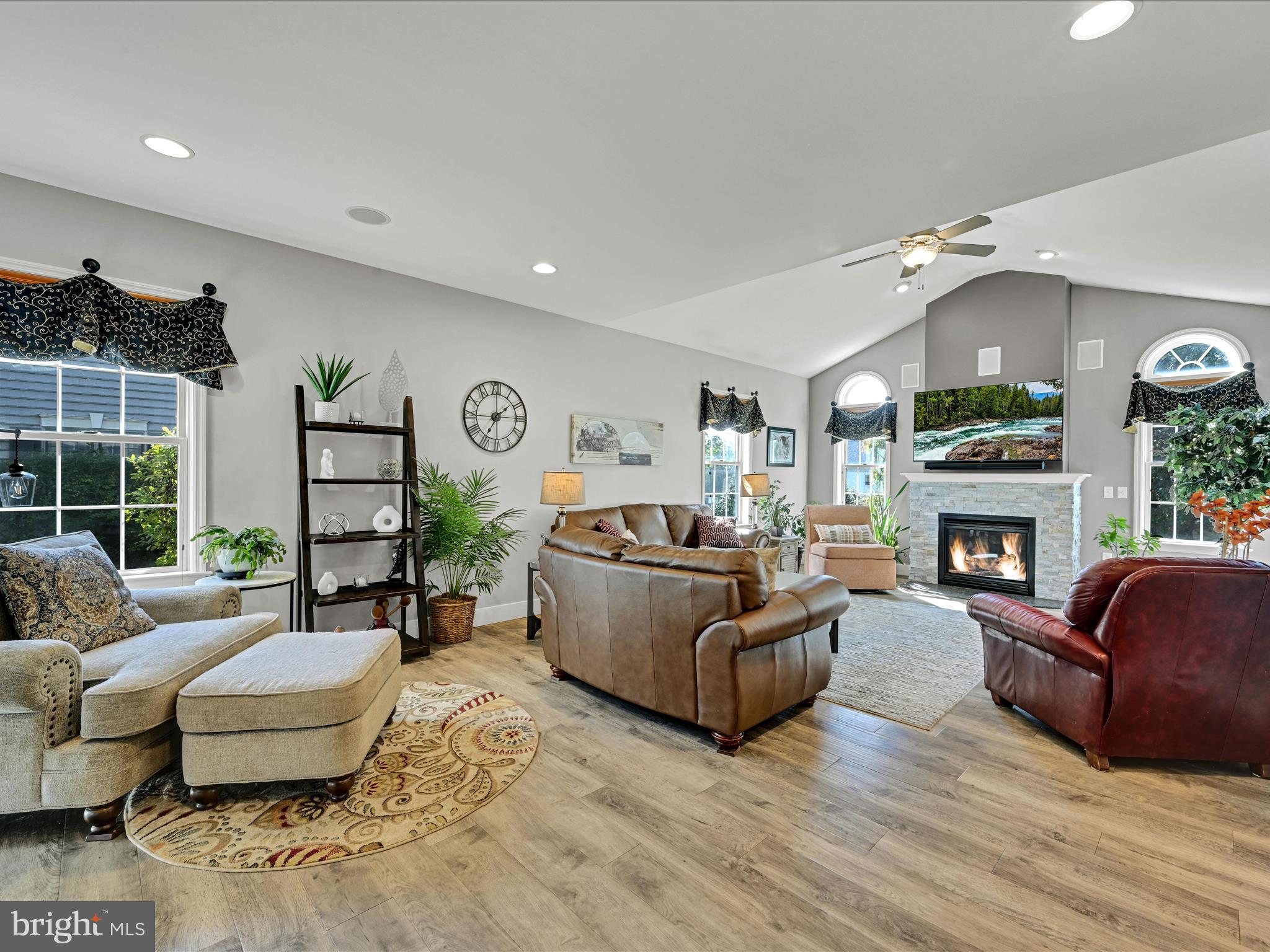 13 Field Lane Lititz, PA 17543 - Photo 7 of 45 Living Room