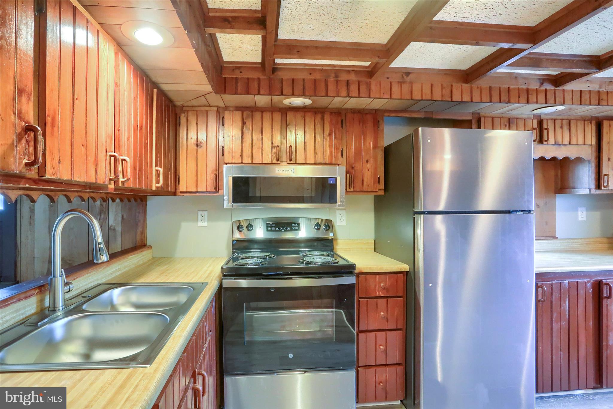 1963 Sheaffer Road Elizabethtown, PA 17022 - Photo 15 of 29 a kitchen with stainless steel appliances granite countertop a refrigerator and a sink