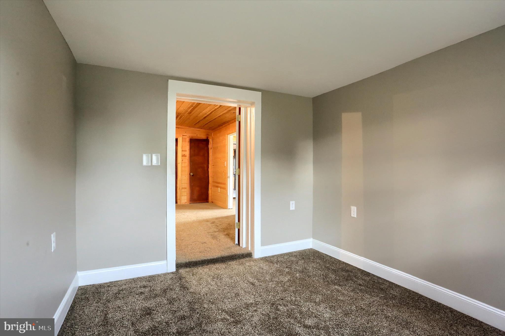 1963 Sheaffer Road Elizabethtown, PA 17022 - Photo 20 of 29 an empty room with closet