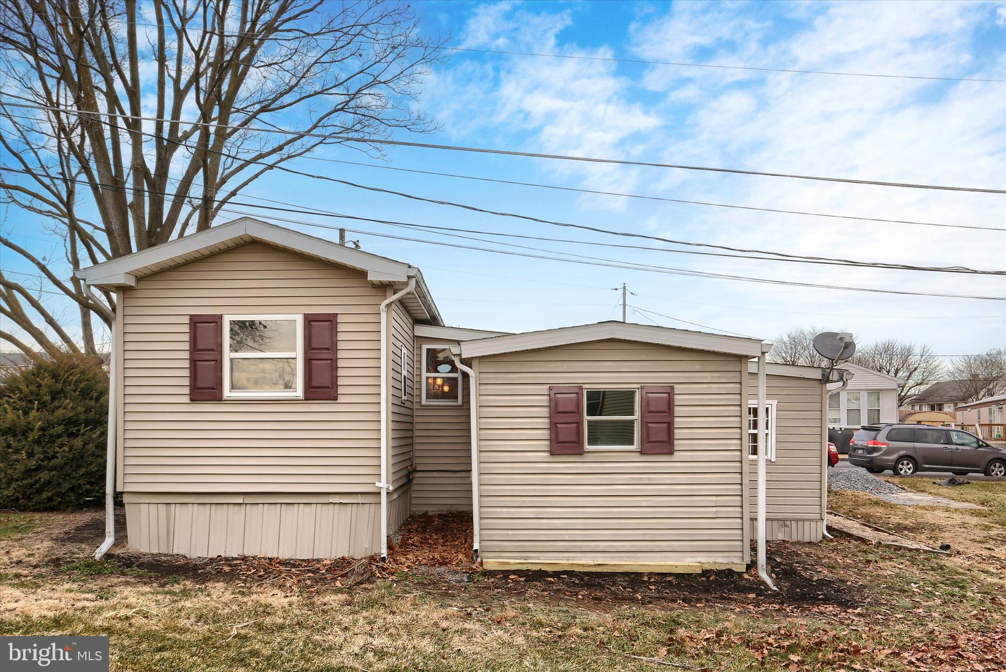 1963 Sheaffer Road Elizabethtown, PA 17022 - Photo 28 of 29 a front view of a house with a yard