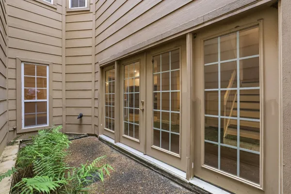 $3,100 | 12625 Memorial Drive, Unit 16, Houston, TX 77024