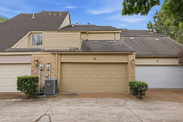 $3,100 | 12625 Memorial Drive, Unit 16, Houston, TX 77024