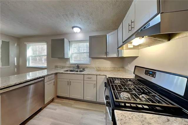 $2,645 | 455 Sheringham Court, Roswell, GA 30076