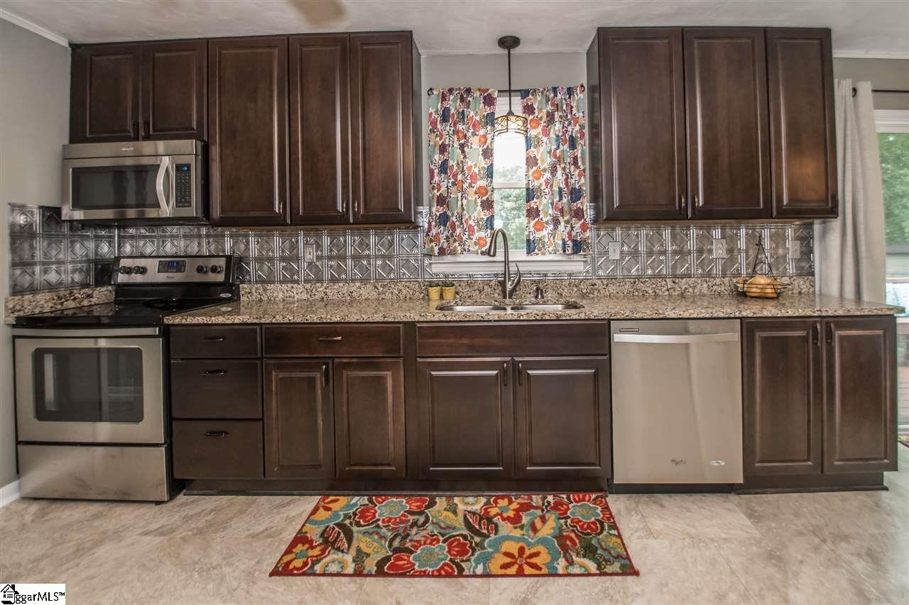 2461 Bishop Road Inman, SC 29349 - Photo 3 of 35