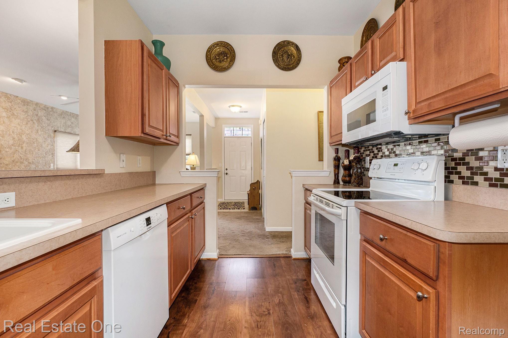 1794 Flagstone Circle Rochester, MI 48307 - Photo 11 of 25 DSC00372.jpg