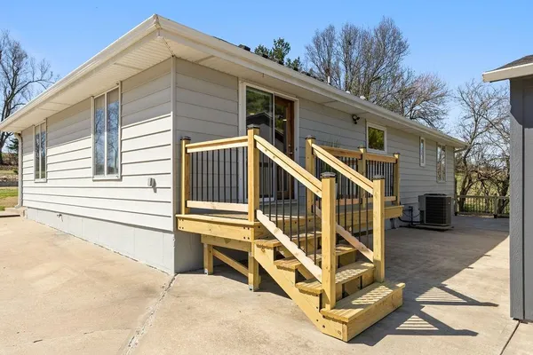 $310,000 | 2401 Seymour Road Southeast, St. Joseph, MO 64507