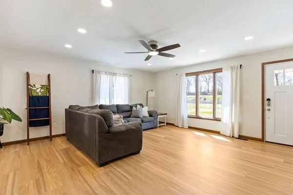 $310,000 | 2401 Seymour Road Southeast, St. Joseph, MO 64507