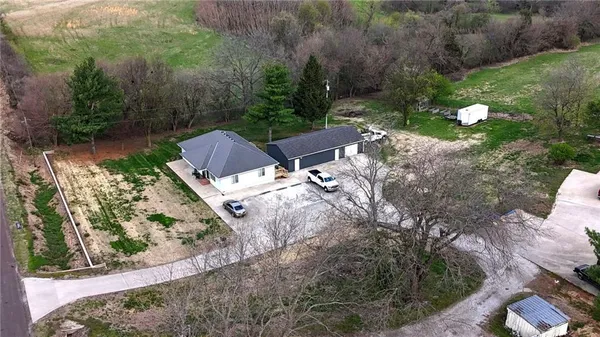 $310,000 | 2401 Seymour Road Southeast, St. Joseph, MO 64507