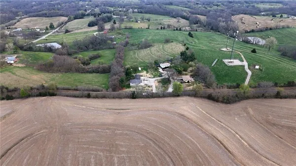 $310,000 | 2401 Seymour Road Southeast, St. Joseph, MO 64507