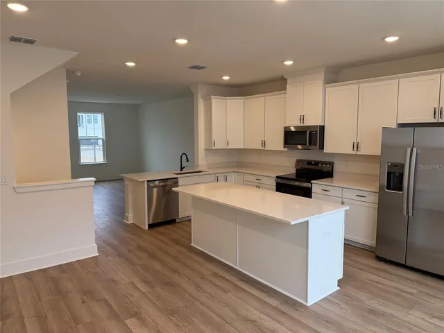 $2,800 | 15274 Groveside Road, Winter Garden, FL 34787