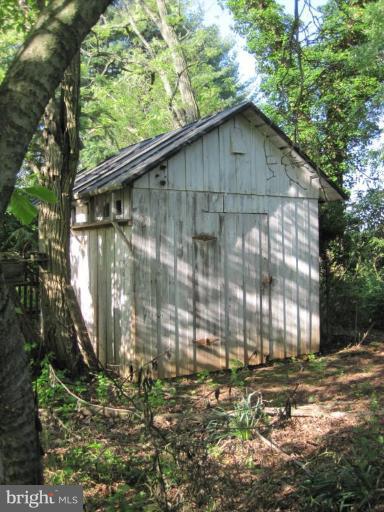 20184 Watermill Road Purcellville, VA 20132 - Photo 6 of 29 Shed