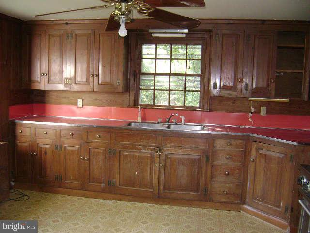 20184 Watermill Road Purcellville, VA 20132 - Photo 10 of 29 Kitchen