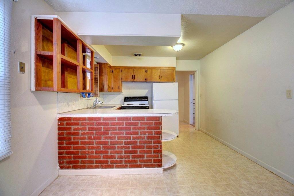 1350 Spring Street Medford, OR 97504 - Photo 11 of 28 another view of kitchen