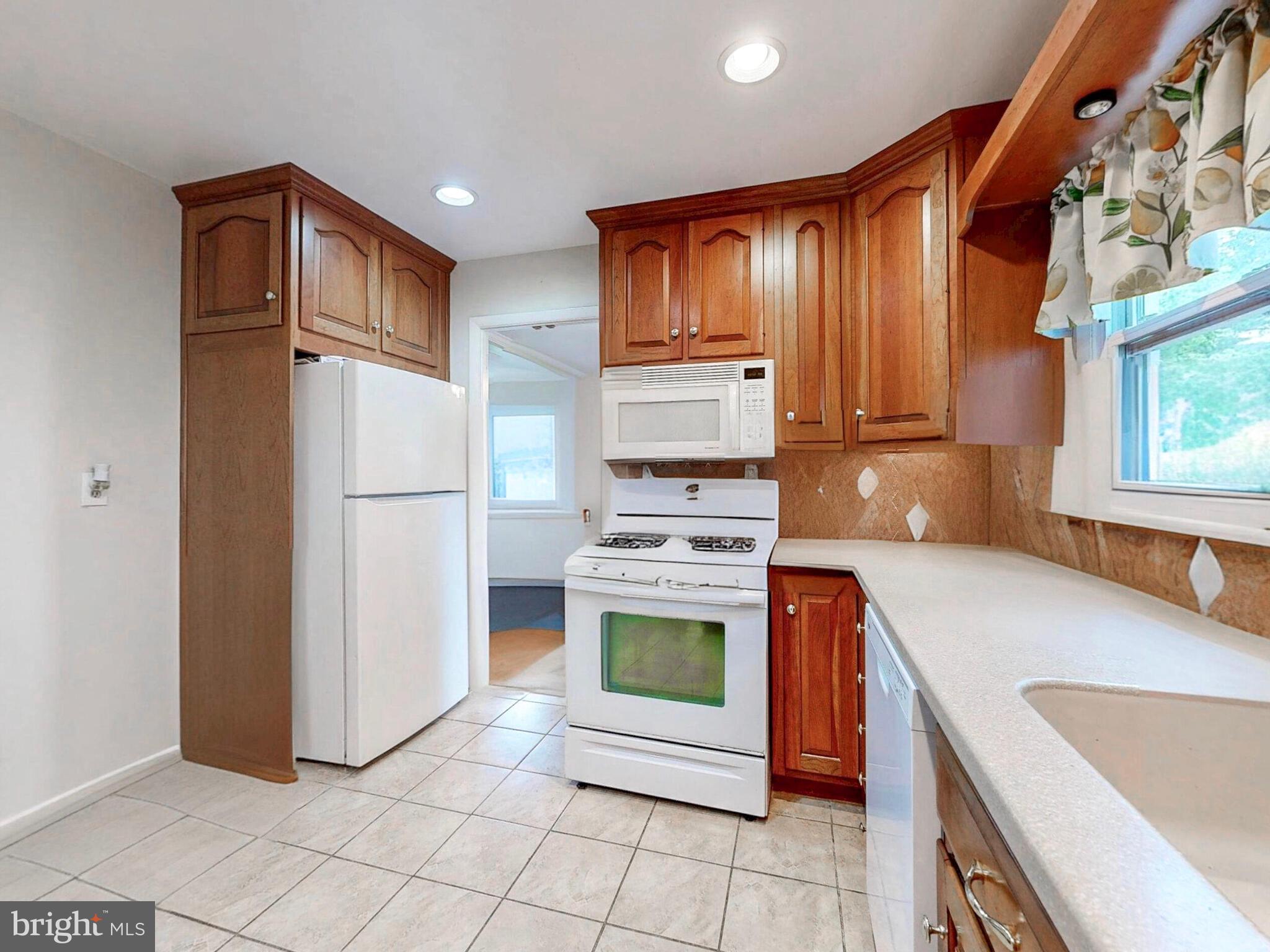 707 Linwood Avenue Bel Air, MD 21014 - Photo 7 of 37 Kitchen