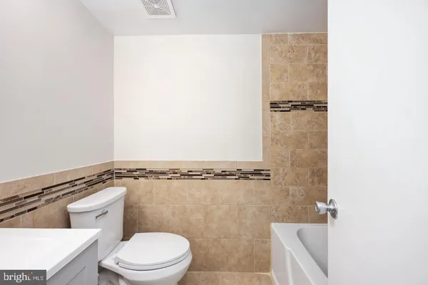 $2,650 | 11659 Stoneview Square, Unit 11C, Reston, VA 20191
