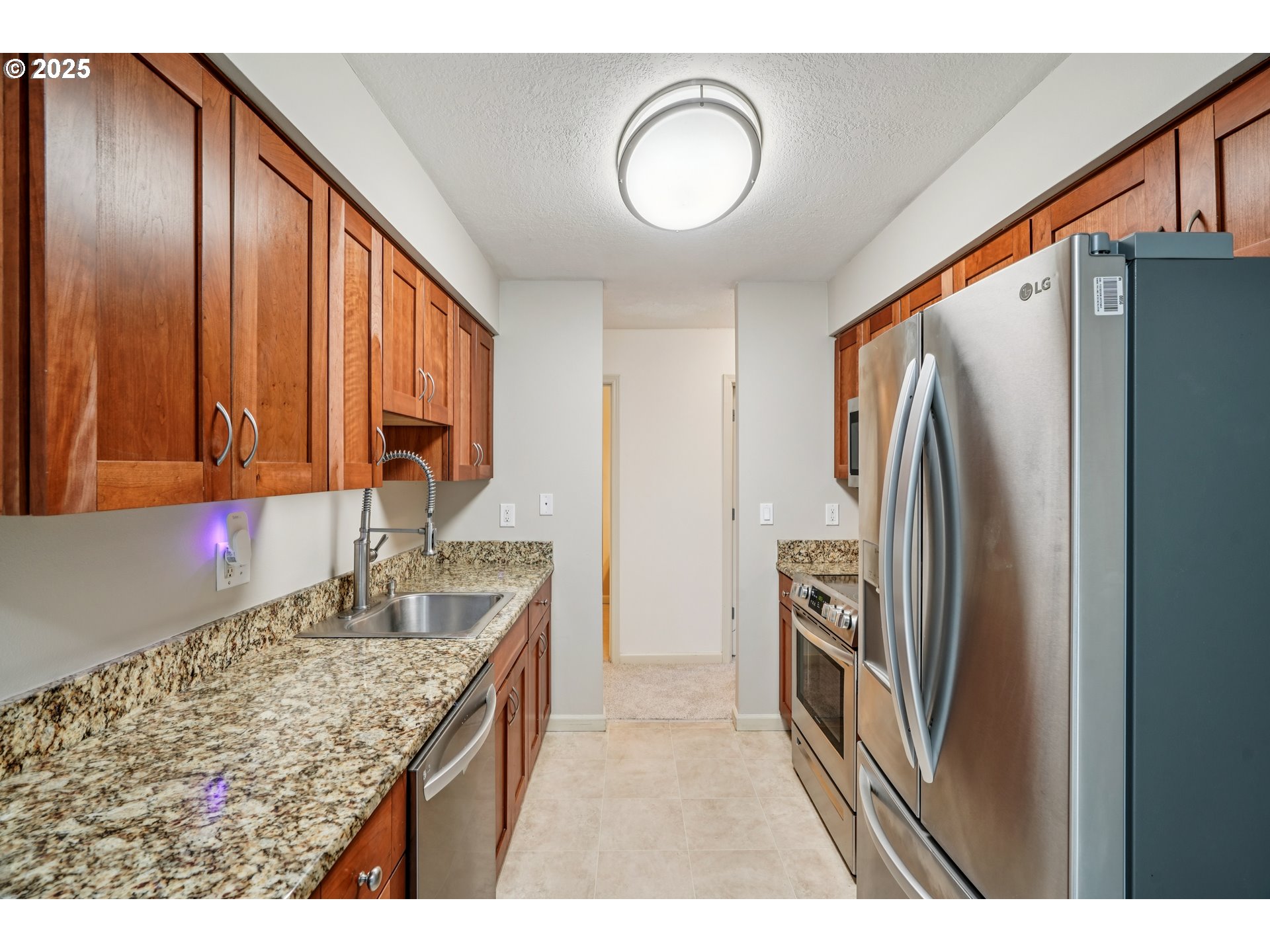 2531 Southwest Spring Garden Street Portland, OR 97219 - Photo 12 of 29