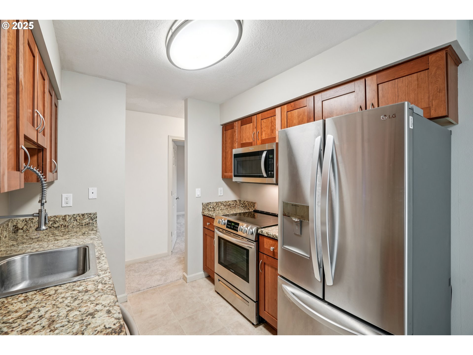 2531 Southwest Spring Garden Street Portland, OR 97219 - Photo 14 of 29