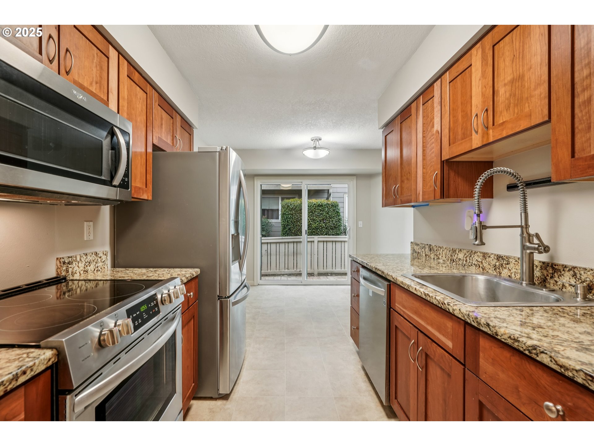 2531 Southwest Spring Garden Street Portland, OR 97219 - Photo 15 of 29