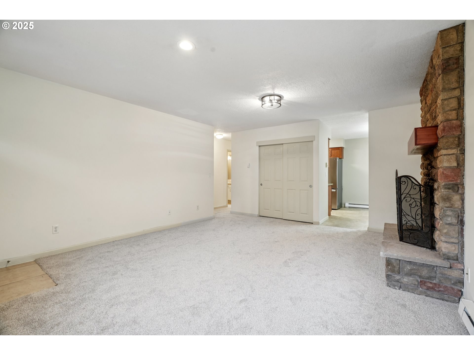 2531 Southwest Spring Garden Street Portland, OR 97219 - Photo 8 of 29