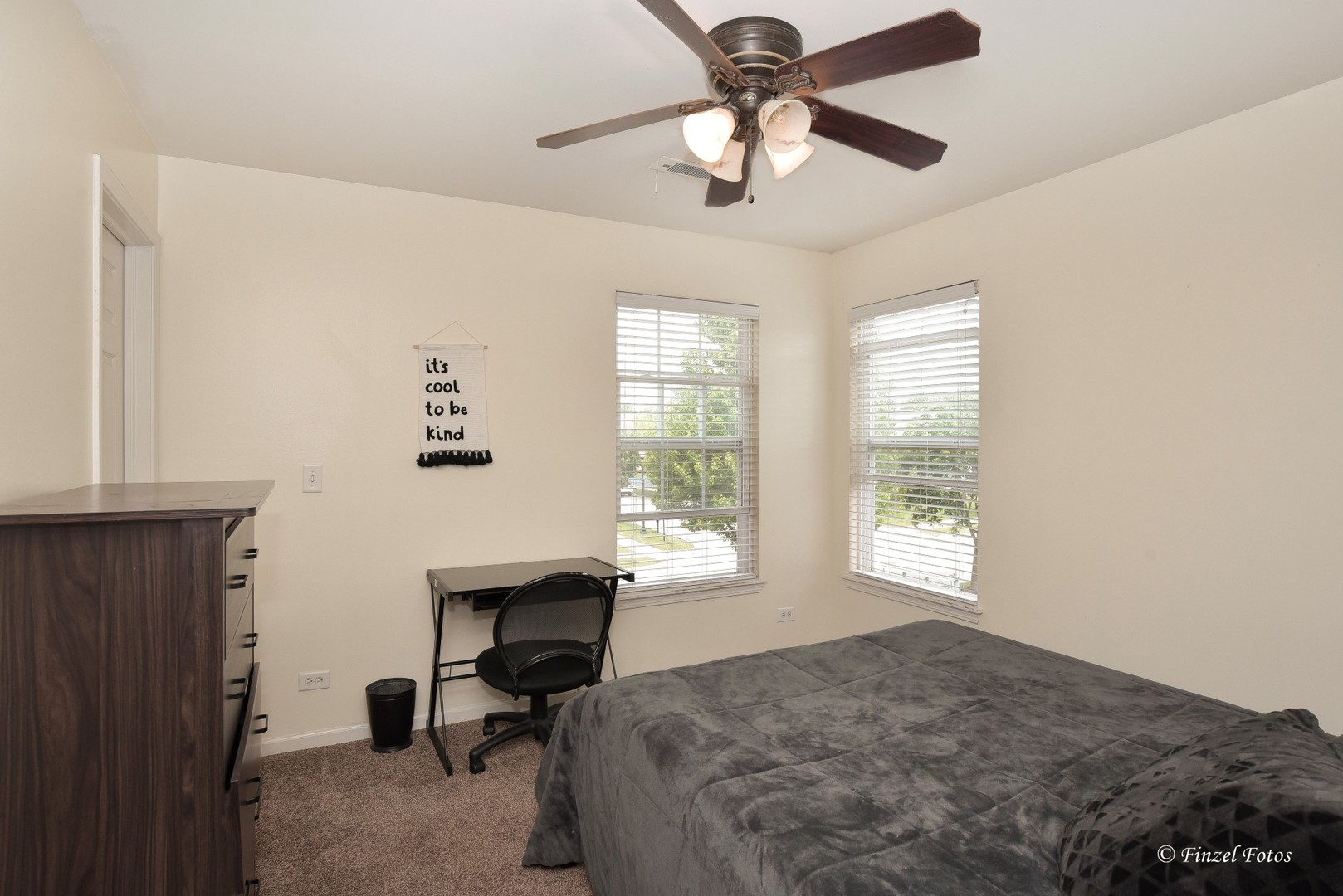 247 Pawtucket Avenue Elgin, IL 60124 - Photo 20 of 39