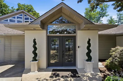 $1,399,900 | 17 Stacy Drive, St. Louis, MO 63132