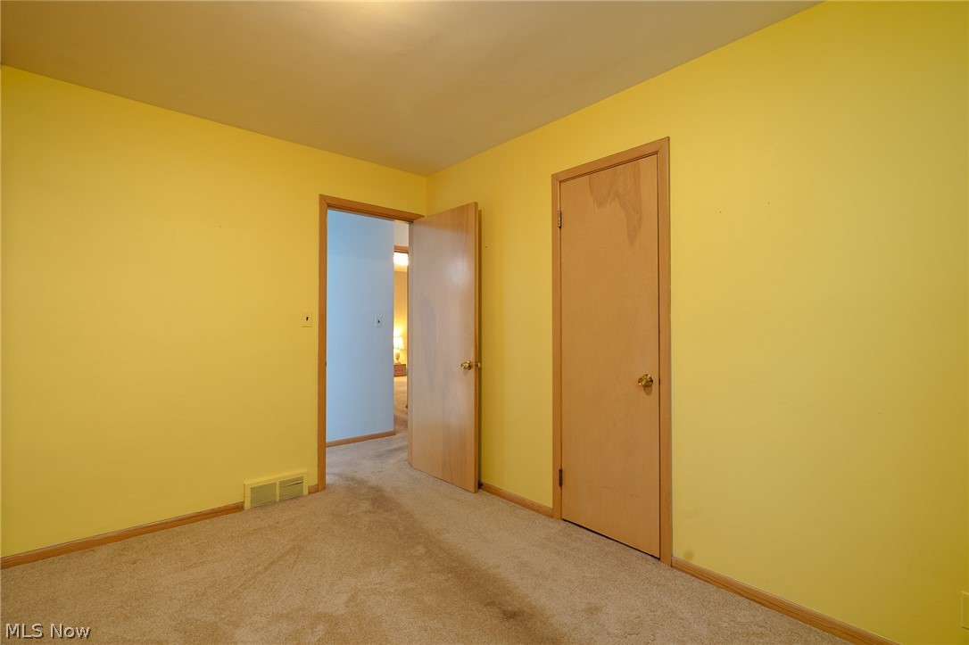 6572 South Canterbury Road Cleveland, OH 44129 - Photo 20 of 36 Third bedroom