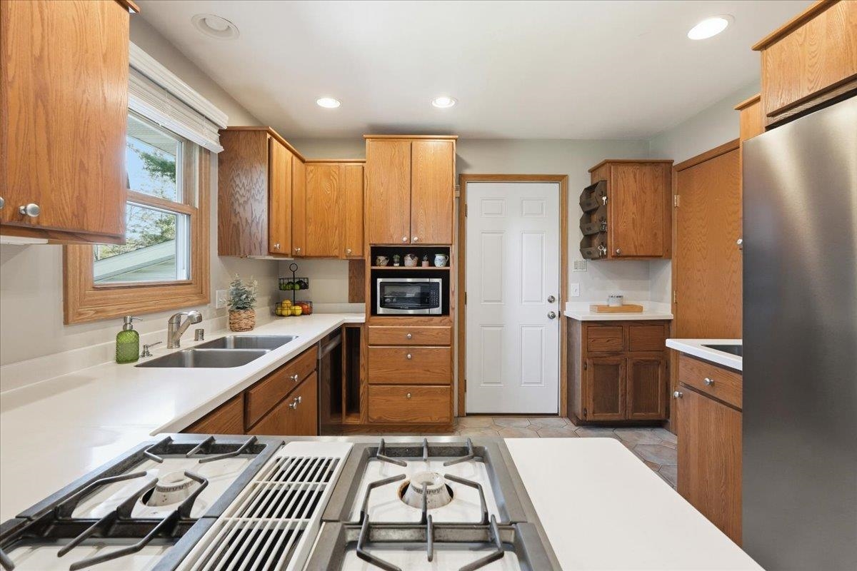 118 Violet Circle Madison, WI 53714 - Photo 15 of 56