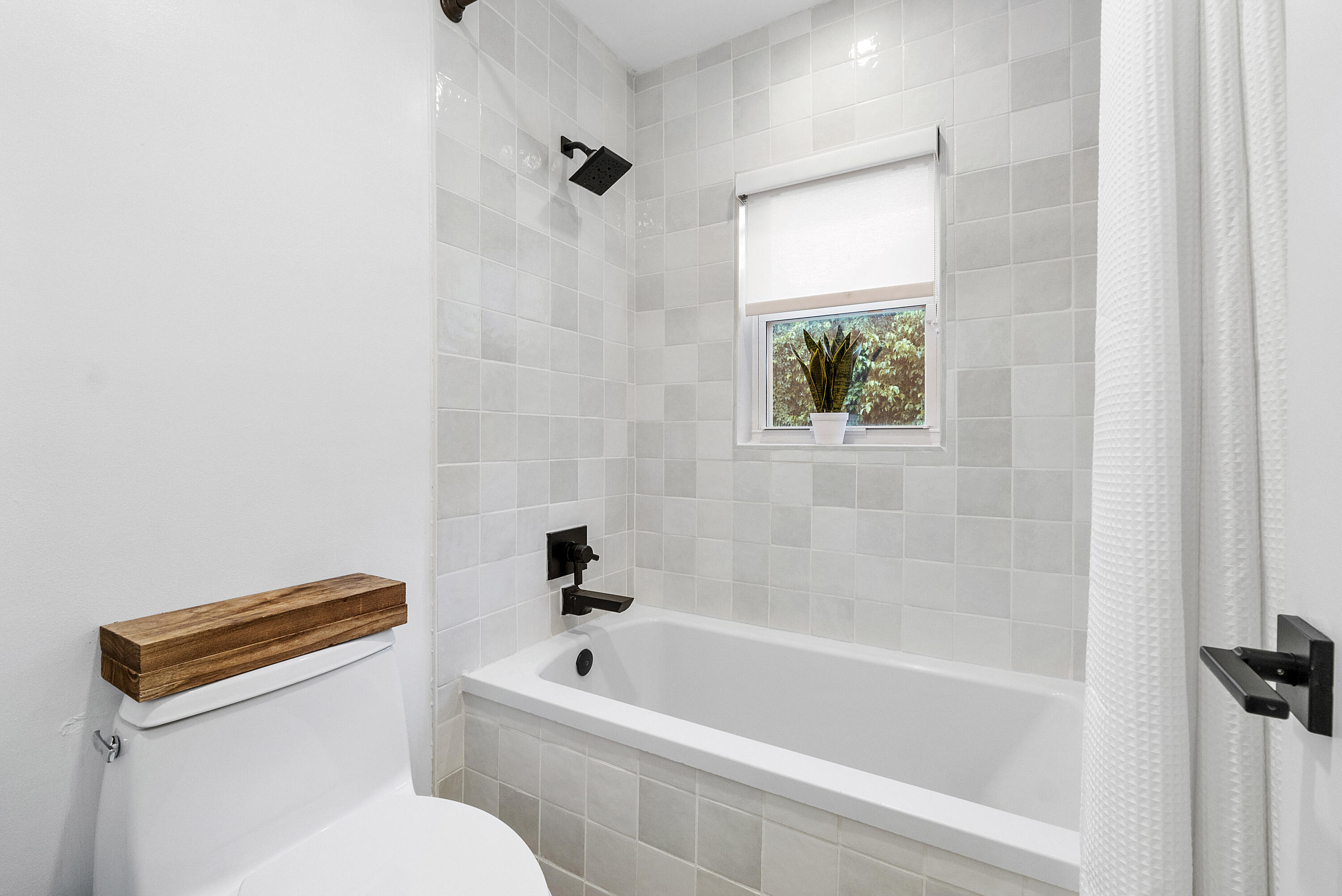 2421 Northwest 36th Street Boca Raton, FL 33431 - Photo 25 of 72 Guest Bath 2