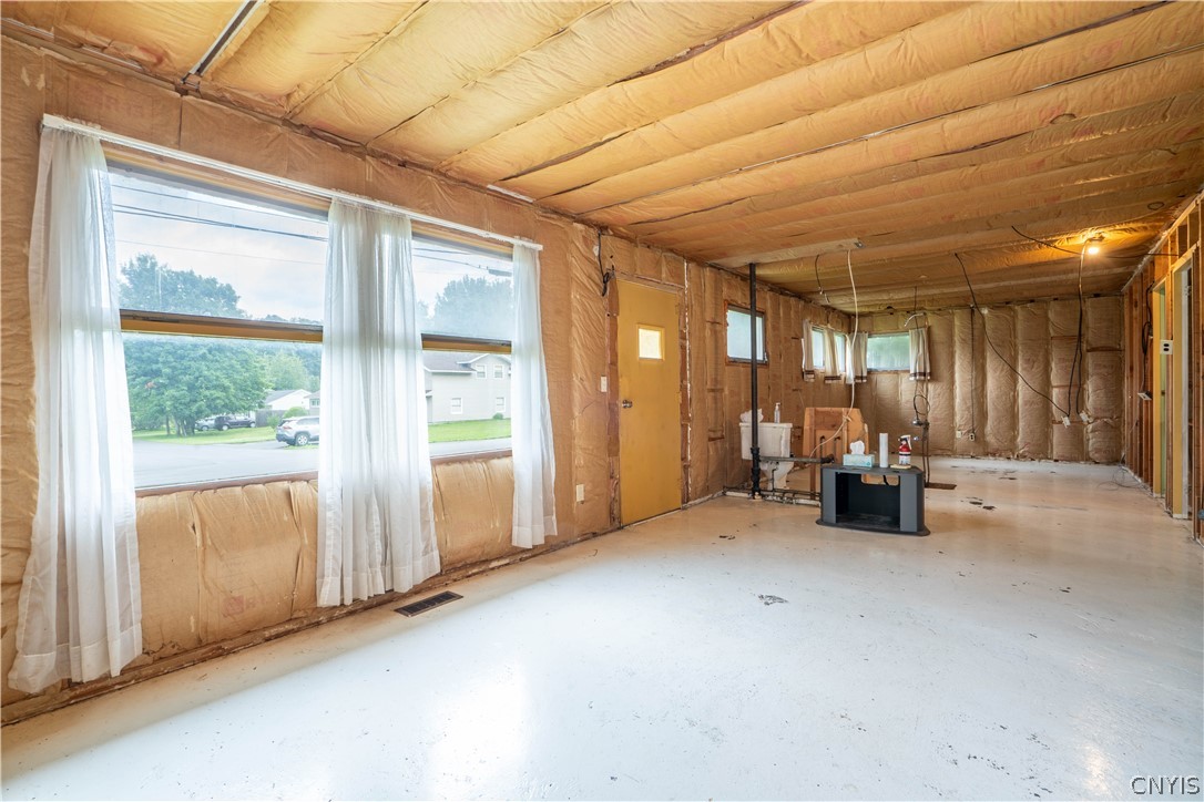 27 Pinecrest Road New Hartford, NY 13413 - Photo 13 of 32 Gallery Image 13