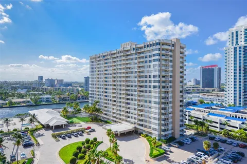 a picture of city view