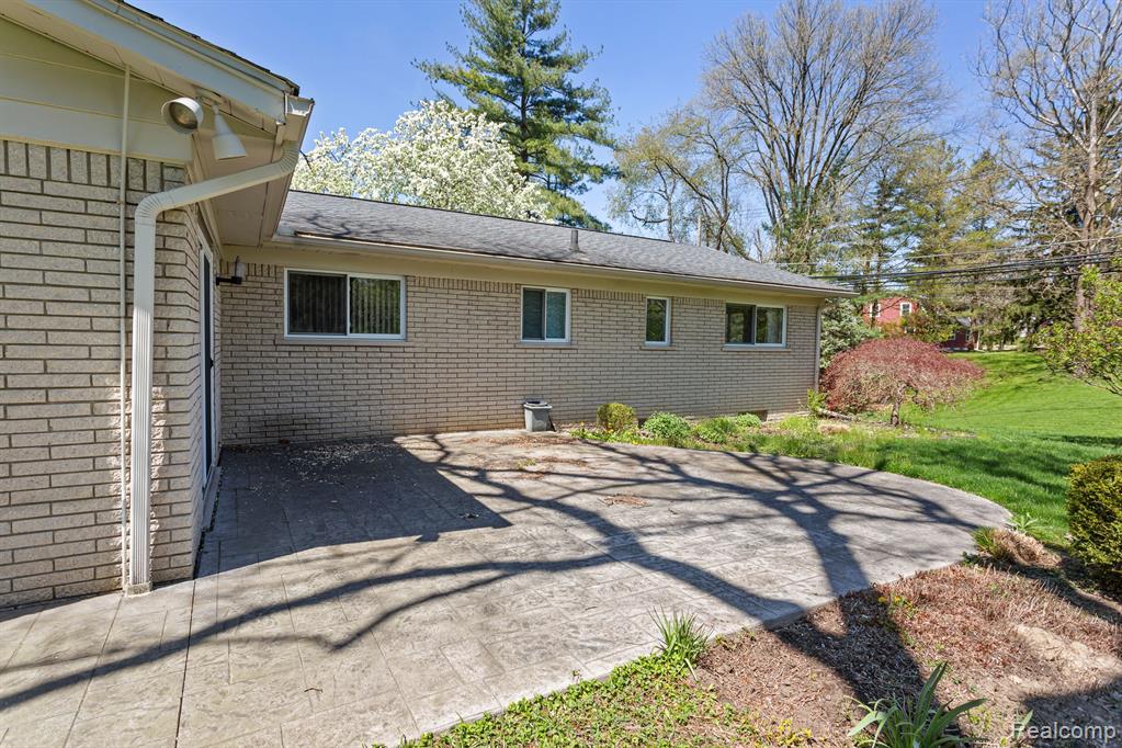 25826 Farmington Road Farmington Hills, MI 48336 - Photo 43 of 43