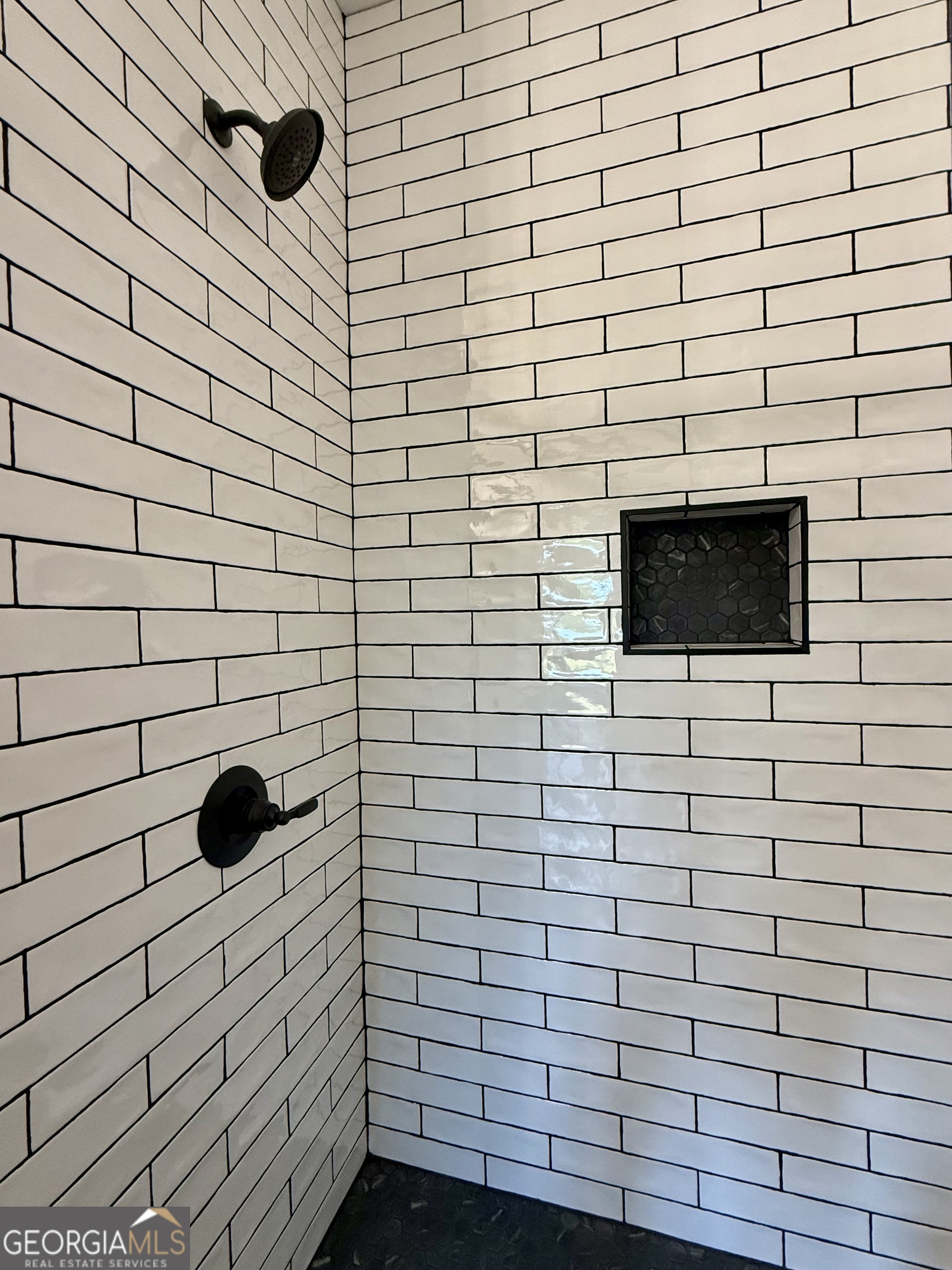 110 Sautee Ridge Road Clarkesville, GA 30523 - Photo 6 of 39 a bathroom with a shower