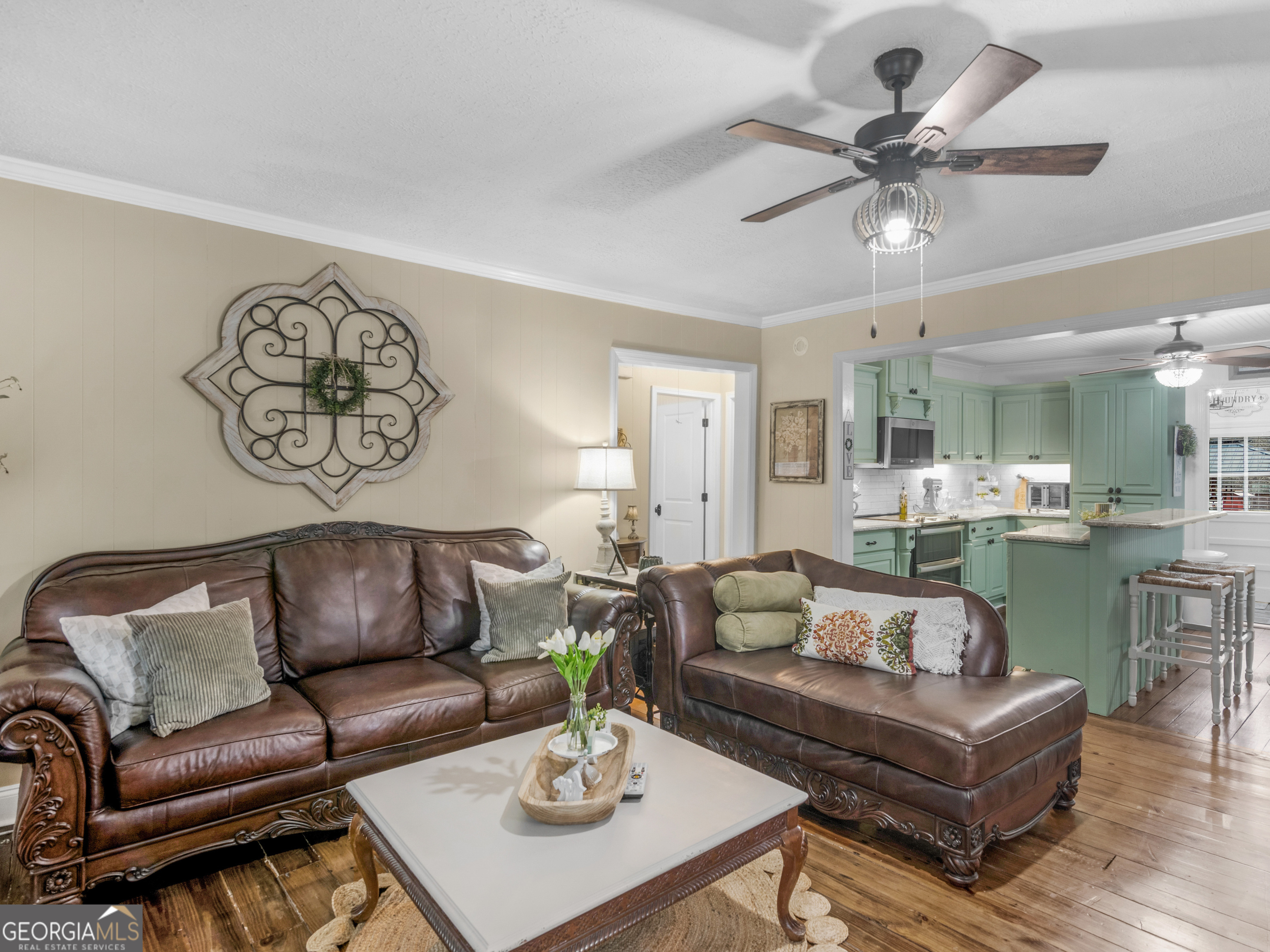 120 Ellerbee Lake Road Thomaston, GA 30286 - Photo 2 of 23 a living room with furniture