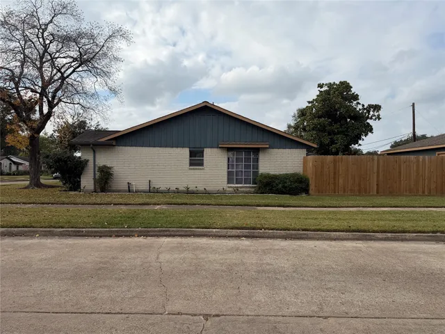 $2,300 | 9202 Carvel Lane, Houston, TX 77036