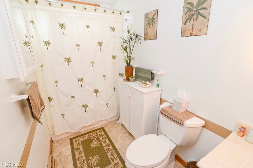 710 H Springfield Road, Unit H Columbiana, OH 44408 - Photo 20 of 29 Main floor bathroom with tub/shower comb.