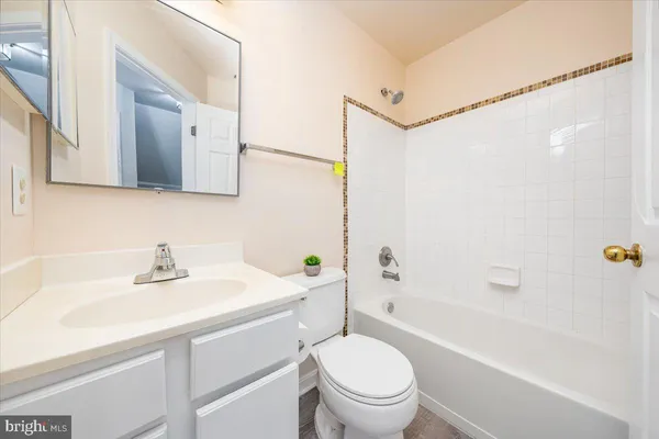 $2,800 | 12121 Amber Ridge Circle, Germantown, MD 20876